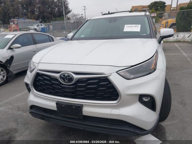 5TDZZRAHXNS142690 Toyota Highlander Le