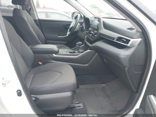 5TDZZRAHXNS142690 Toyota Highlander Le