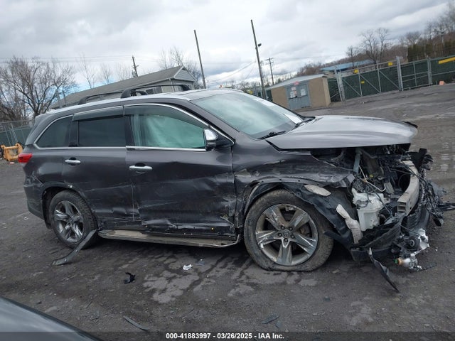 Toyota Highlander Limited Platinum 2019 5TDDZRFH2KS992036 Image 13