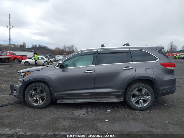 Toyota Highlander Limited Platinum 2019 5TDDZRFH2KS992036 Image 14
