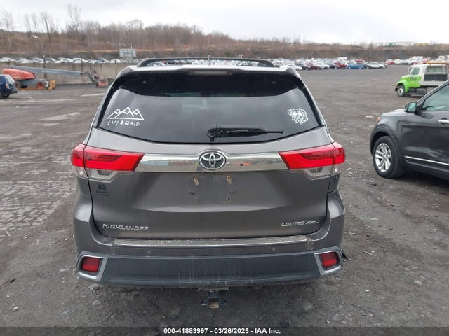 Toyota Highlander Limited Platinum 2019 5TDDZRFH2KS992036 Image 16