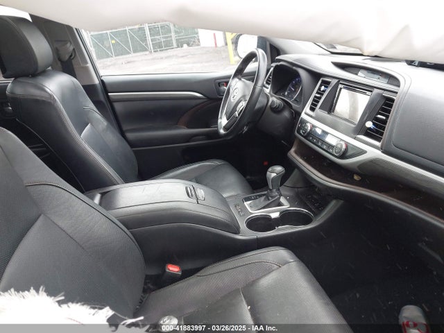 Toyota Highlander Limited Platinum 2019 5TDDZRFH2KS992036 Image 5
