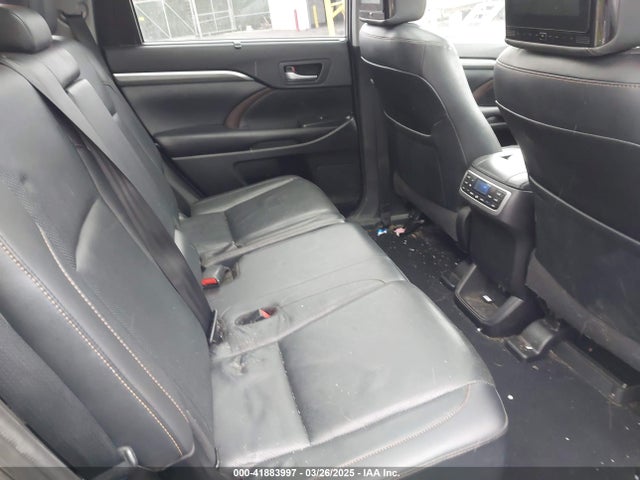 Toyota Highlander Limited Platinum 2019 5TDDZRFH2KS992036 Image 8