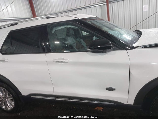 1FM5K8LCXNGB09774 Ford Explorer King Ranch