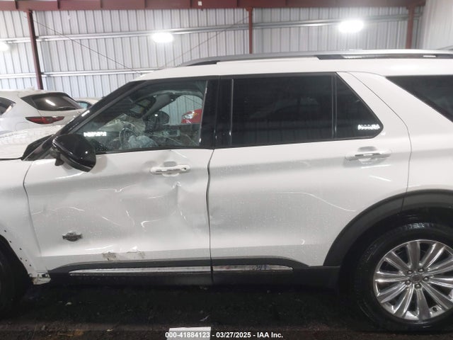1FM5K8LCXNGB09774 Ford Explorer King Ranch