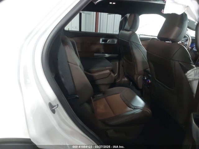 1FM5K8LCXNGB09774 Ford Explorer King Ranch
