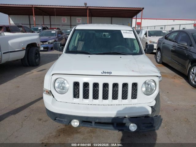 1C4NJPFA8GD582427 Jeep 2016