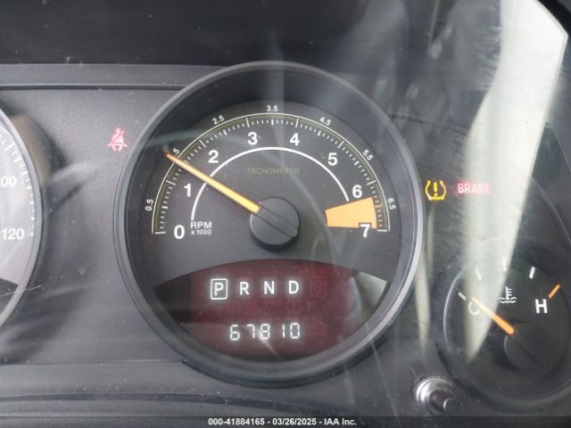 1C4NJPFA8GD582427 Jeep 2016