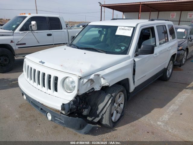 1C4NJPFA8GD582427 Jeep 2016