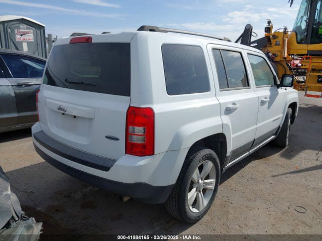 1C4NJPFA8GD582427 Jeep 2016