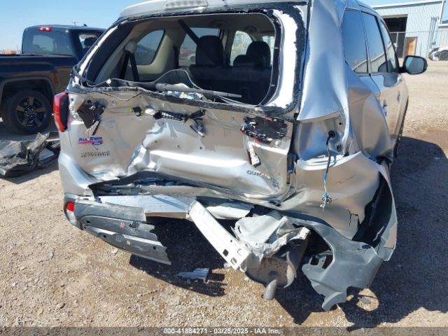 JA4AD3A35KZ046855 Mitsubishi Outlander Se
