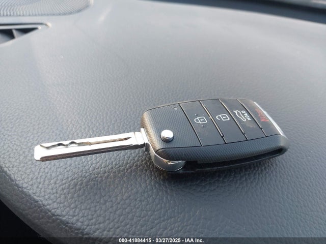 5XXGM4A70FG371690 KIA Optima Lx
