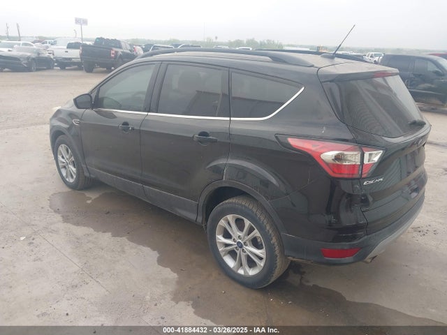 1FMCU0GDXHUC24693 Ford ESCAPE SE