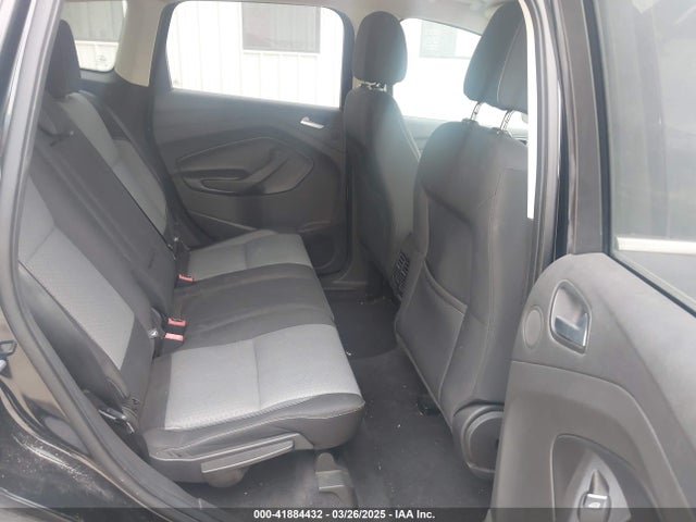 1FMCU0GDXHUC24693 Ford ESCAPE SE