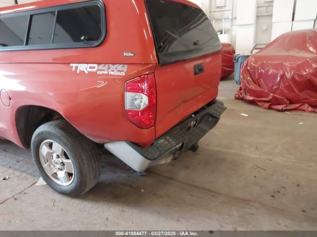 5TFUY5F11HX600939 Toyota Tundra Sr5 5.7l V8