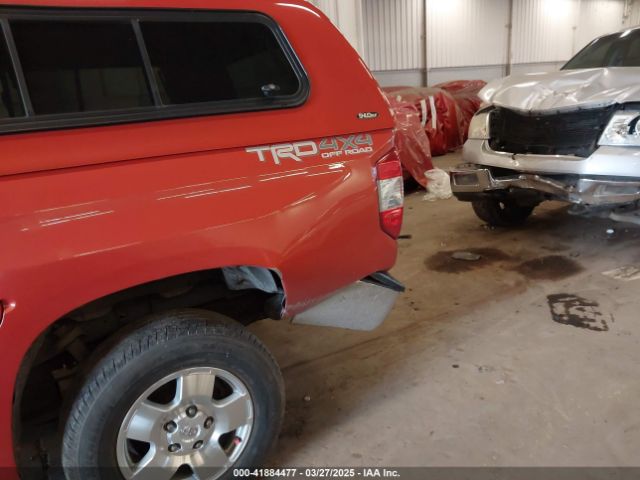 5TFUY5F11HX600939 Toyota Tundra Sr5 5.7l V8