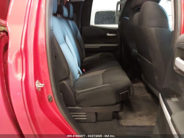 5TFUY5F11HX600939 Toyota Tundra Sr5 5.7l V8