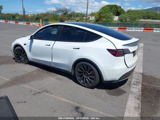 2024 TESLA MODEL Y 7SAYGDEF9RF062033 Photo 2