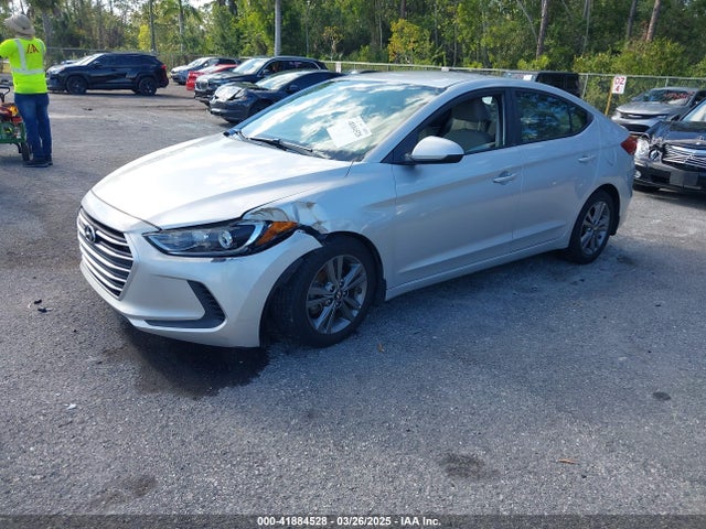 5NPD84LF9JH310265 Hyundai ELANTRA SEL