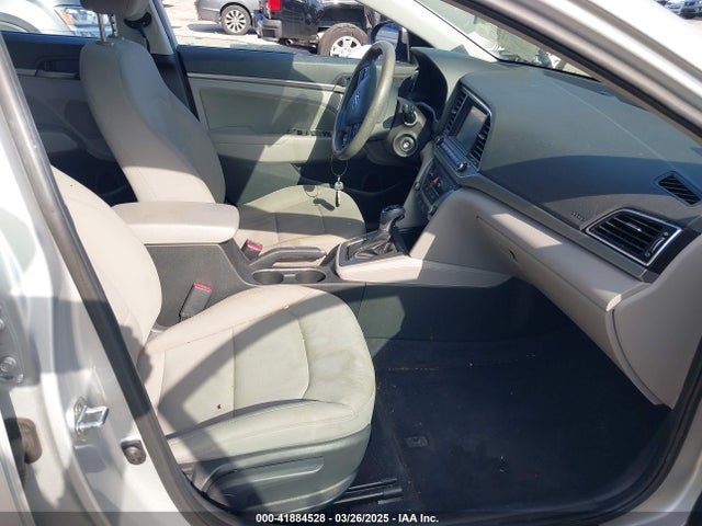 5NPD84LF9JH310265 Hyundai ELANTRA SEL