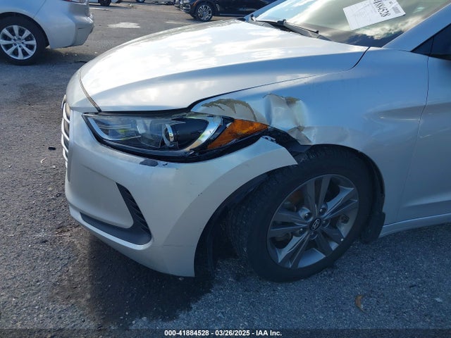 5NPD84LF9JH310265 Hyundai ELANTRA SEL