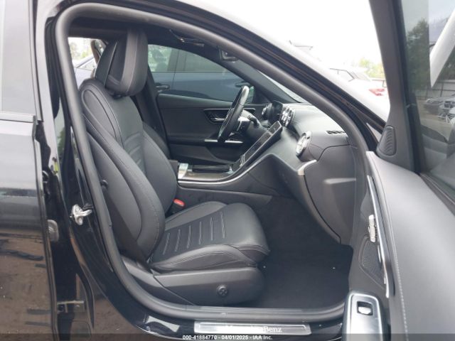 W1KAF4GB8NR046010 Mercedes-Benz C 300 Sedan