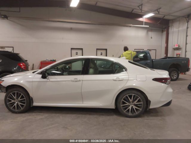 4T1F31AK6NU580051 Toyota Camry Xle Hybrid