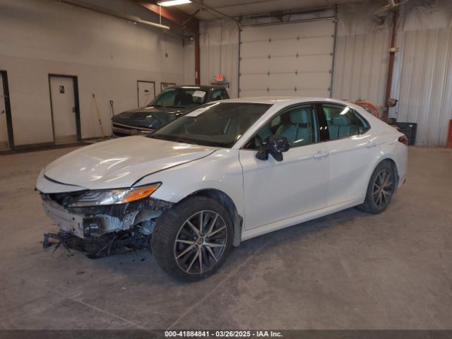 4T1F31AK6NU580051 Toyota Camry Xle Hybrid
