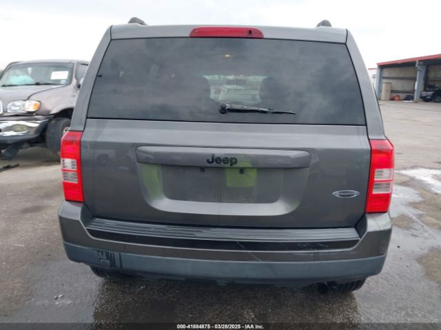 1C4NJPBA9FD209708 Jeep Patriot Altitude Edition