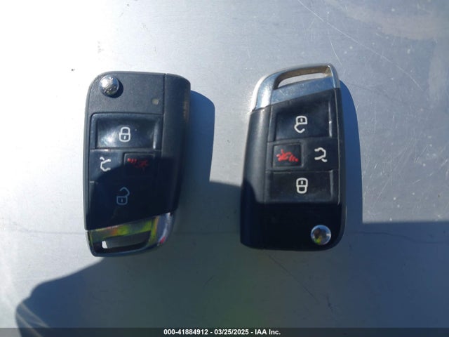 3VW4T7AU7GM044892 Volkswagen 2016
