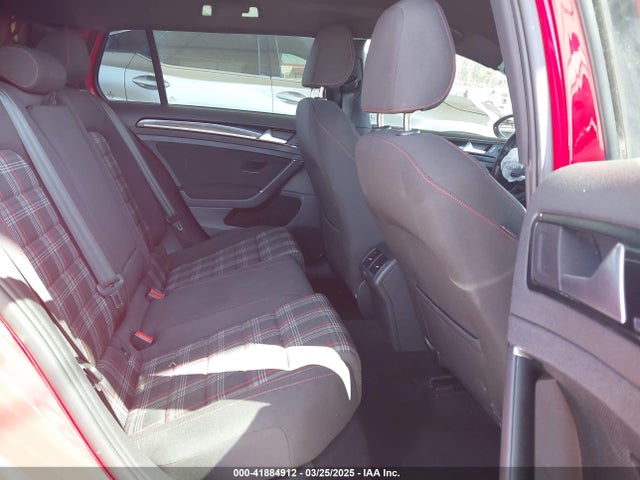 3VW4T7AU7GM044892 Volkswagen 2016