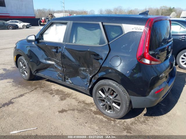 KNDJ23AU8M7792932 KIA SOUL S
