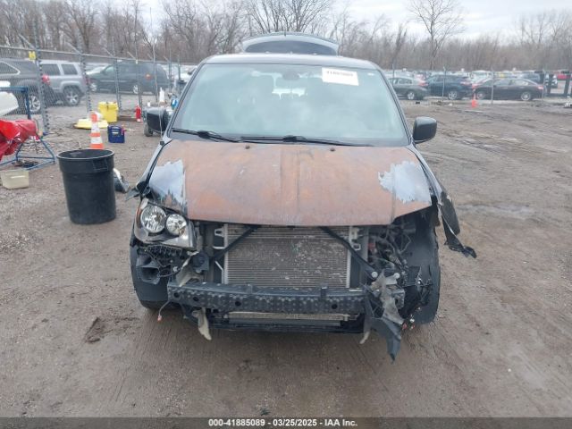 2C4RDGEG6KR658179 Dodge Grand Caravan Gt