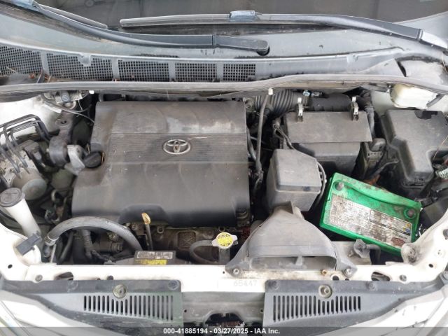 5TDYK3DC5FS640102 Toyota Sienna Xle 8 Passenger