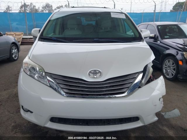 5TDYK3DC5FS640102 Toyota Sienna Xle 8 Passenger