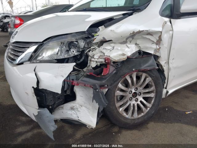 5TDYK3DC5FS640102 Toyota Sienna Xle 8 Passenger