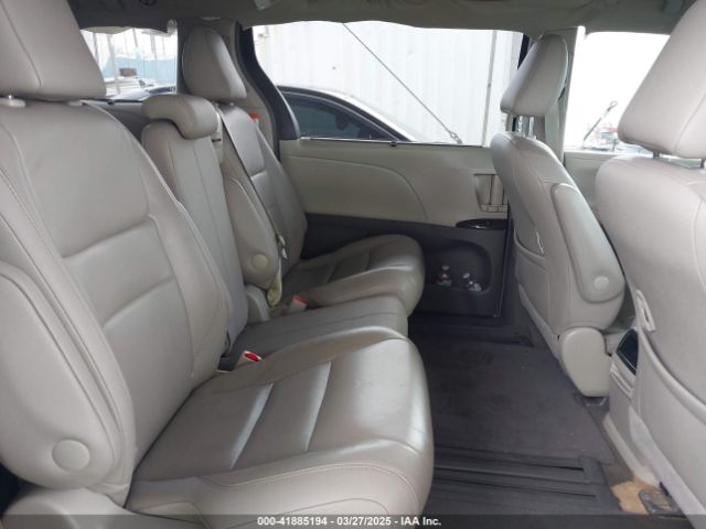 5TDYK3DC5FS640102 Toyota Sienna Xle 8 Passenger