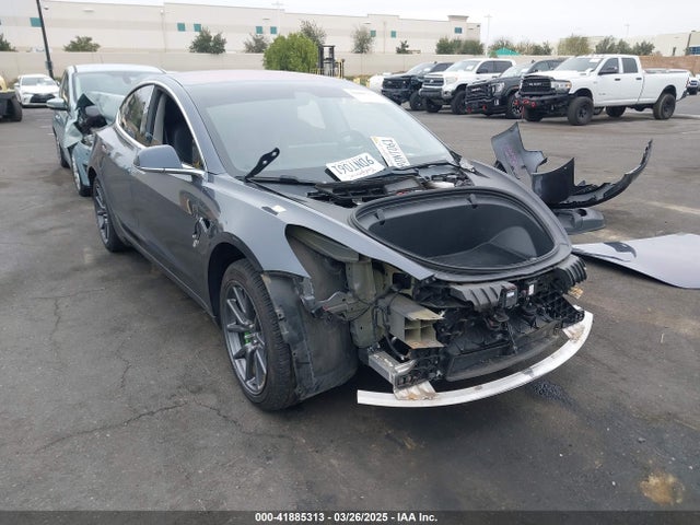 5YJ3E1EA5JF018986 Tesla Model 3 Long Range/mid Range