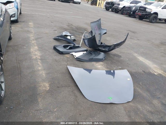 5YJ3E1EA5JF018986 Tesla Model 3 Long Range/mid Range