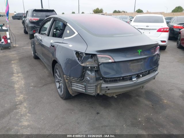 2018 TESLA MODEL 3 5YJ3E1EA5JF018986 Photo 2