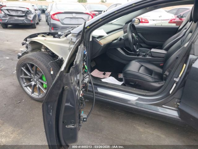2018 TESLA MODEL 3 5YJ3E1EA5JF018986 Photo 4