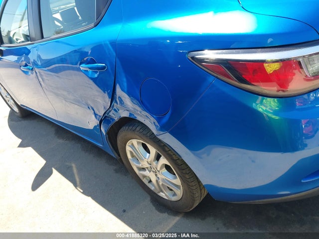 3MYDLBYV0JY330783 Toyota YARIS IA