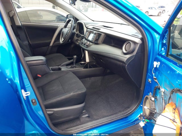 2T3ZFREV2HW394624 Toyota RAV4 LE