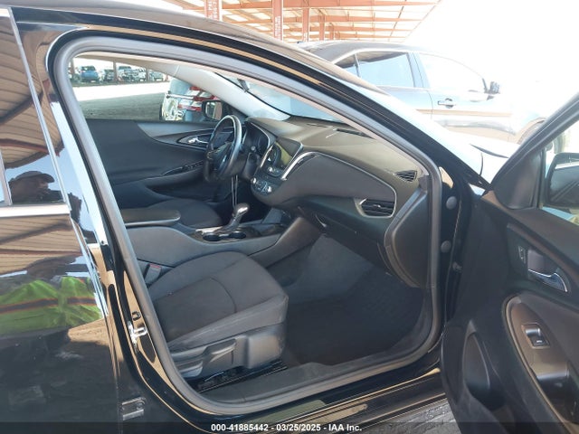 1G1ZG5STXMF041240 Chevrolet Malibu Fwd Rs