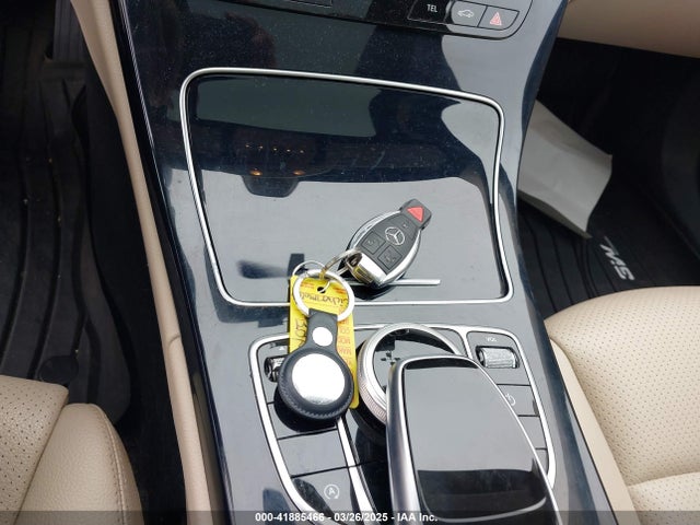 55SWF4JB8FU070564 Mercedes-Benz C-Class