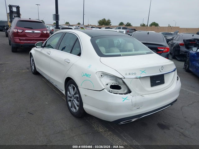 55SWF4JB8FU070564 Mercedes-Benz C-Class