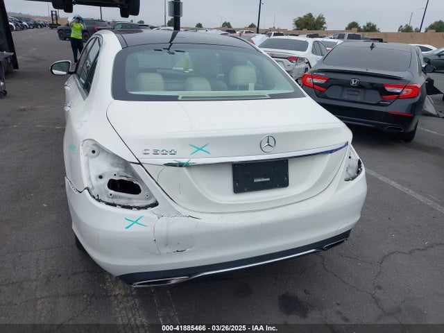 55SWF4JB8FU070564 Mercedes-Benz C-Class