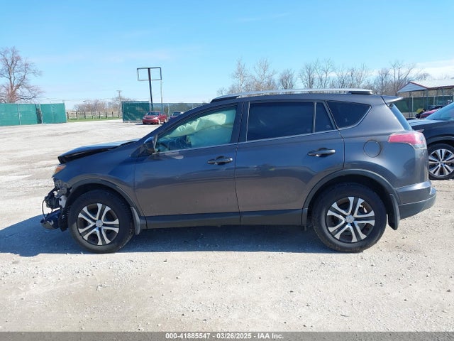 JTMBFREV8JJ208977 Toyota RAV4 LE