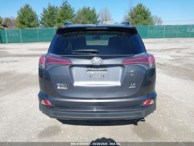 JTMBFREV8JJ208977 Toyota RAV4 LE