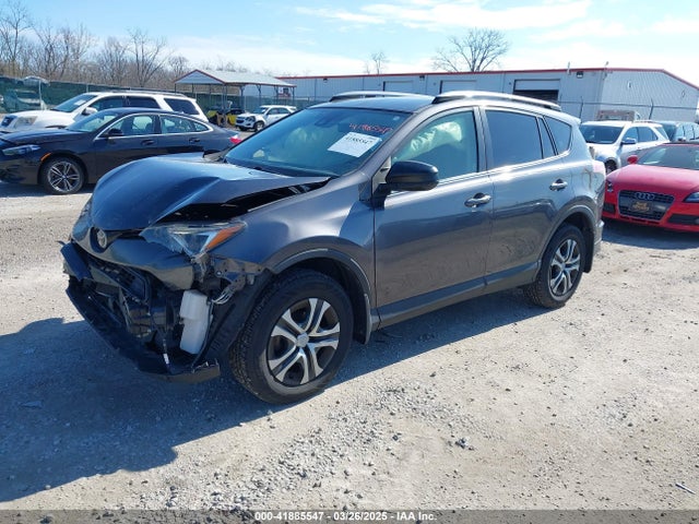 JTMBFREV8JJ208977 Toyota RAV4 LE